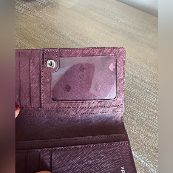 Kate Spade pebbles leather bifold wallet with snap closure. - Picture 6 of 10